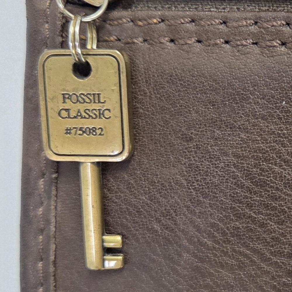Vintage Y2K Fossil New American Classic Key Brown Leather Crossbody Purse Bag - Picture 3 of 16